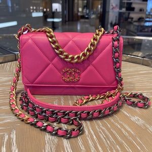 CHANEL BAG - PINK - Spring 2023 - Bag/Wallet - Great Condition
